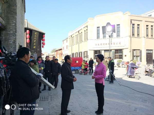 張存有受邀中央電視臺拍攝百年老店鋪、讓大家記住鄉(xiāng)愁