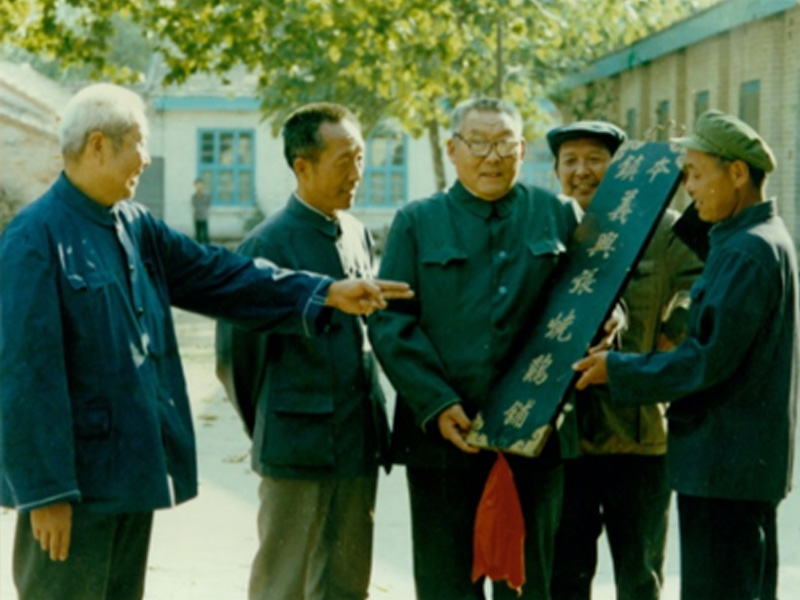 道口燒雞加盟要注意哪些點(diǎn)，燒雞專業(yè)加盟為您解答